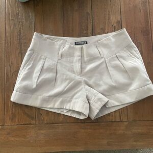 Express beige khaki shorts